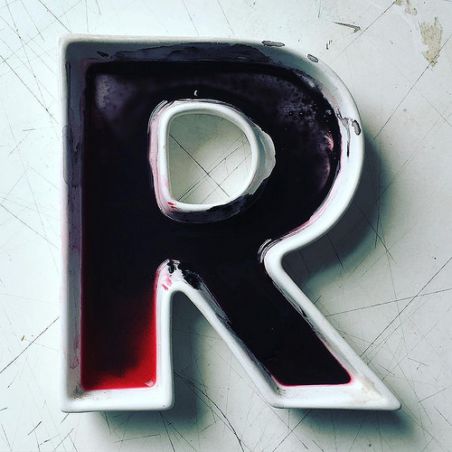 R