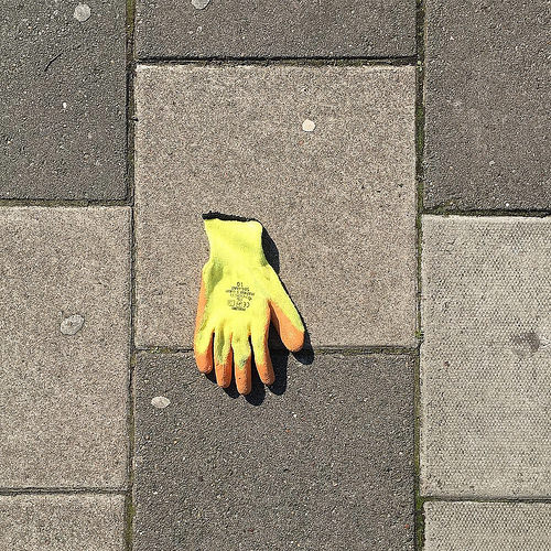 Glovelessness